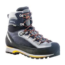Scarpa Manta Pro B2 Mountain Boots Http Www Rockrun Com Scarpa Manta Pro Gtx 238 Mountaineering Boots Boots Mens Walking Shoes