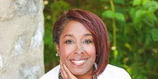 Lisa Paden's Instagram, Twitter & Facebook