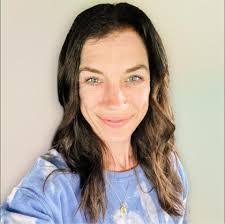 Stephanie Ritchey's Instagram, Twitter & Facebook