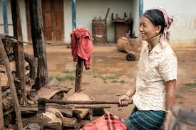Die silbe pa soll für „rundherum stehen, daung für „glänzendes metall. Loikaw Myanmar 25 Mai 2016 Portrat Von Padaung Karen Lange Hals Frau Ohne Messing Ringe Um Den Hals Auf Dem Deenawso Markt Lizenzfreie Fotos Bilder Und Stock Fotografie Image 60952673