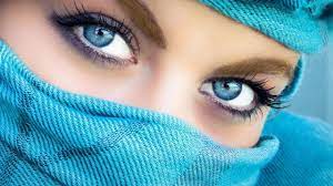 Yalan Dunya Da Dans Eden Mavi Gozlu Peceli Kedicik Kadin Yuzu Mavi Gozlu Kiz Portre