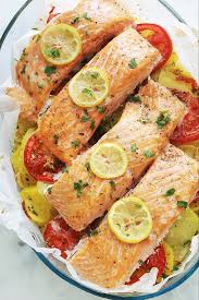 Paves De Saumon Sur Lit De Pommes De Terre Fondantes Au Four Recette En 2020 Recette Pave De Saumon Recettes De Cuisine Cuisine Poisson