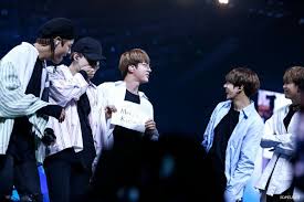 Jin Made A Sign That Says I Love You In Tagalog Just For Armys So Cute Bts The Wings Tour 2017 Bts Live Trilogy Bts Concert Bts Wings Tour Bts In Manila