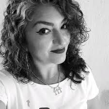 Sandra Rosado (@santamaparid)