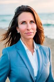 Bethany Bartlett's Instagram, Twitter & Facebook