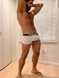 Fotos e vídeo do macho gato Jefferson Ferreira pelado exibindo a pica  grande - Os Famosos Nus