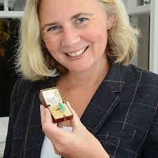 Top 40 Antique Influencers in 2025