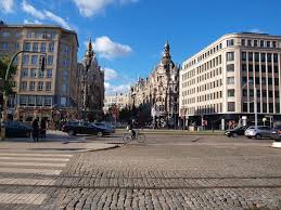 Antwerp is one of the world's leading diamond centers. 7 Of The Biggest Heists In History That Left Police Baffled