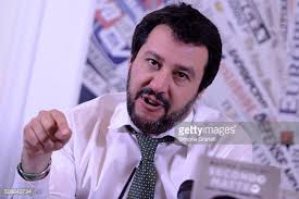 Una busta con un proiettile, all'indirizzo di matteo salvini, è stata intercettata al centro di smistamento postale. Matteo Salvini Northern League Leader Presents His Autobiographical News Photo Getty Images