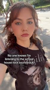 Shawna Feist's Instagram, Twitter & Facebook