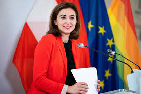 Alma zadic, a bosnian born in tuzla, is the future justice minister in the new austrian government, said that with passion, knowledge and expertise, work should be done for society and the country, oslobodenje news portal reports. Ein Jahr Ibiza Zadic Kundigt Gesetzespaket An News Orf At