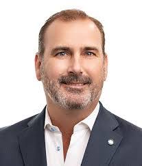 Alex Elsberry's Instagram, Twitter & Facebook