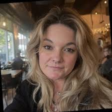 Just a quick work update, was honored to be selected for ASR of the Quarter  here at TD Synnex, I couldnt have done it without my amazing team behind my  back! |