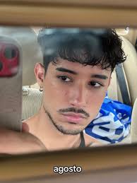 Aaron Rey :) (@aaronrrey)