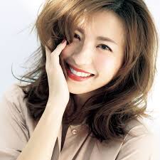 藤原美智子さん 水谷雅子さん ラインを制する者は50代メークを制す beauty clip 美st online be story jp 水谷雅子 リキッドチーク パーマ