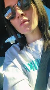 Shannon Bisbee's Instagram, Twitter & Facebook