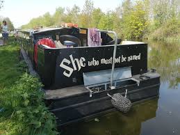 With the reflection on the water, christmas lights have quite an added sparkle. 30 Pontoon Decoration Party Ideas For A Boat Parade Hobbykraze