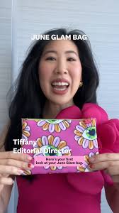 Dealing with dark spots or hyperpigmentation? Say less. 😌 The  @olehenriksen Glow2OH Dark Spot Toner (yes, it's in Icon Box!) is packed  with high-potency AHAs like glycolic and lactic acid to help