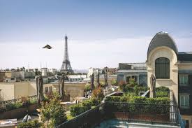 Le restaurant toit terrasse molitor domine la cã©lã¨bre piscine molitor. Top 8 Des Rooftops Bars Et Restaurants A Paris