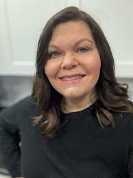 Meet the stylist at Honey's! 🍯 Hi, I'm Tanya Rice Lofton. I have been  blessed with my wonderful husband Billy for nearly 25 years. We've been  fortunate to have three incredible children