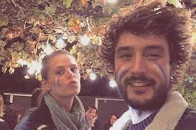 We would like to show you a description here but the site won't allow us. Un Duo Inseparable Laure Manaudou Et Jeremy Frerot L Amour Au Beau Fixe