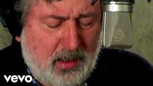 Guccini apre gli anni ottanta con metropolis (1981), album dedicato a città nello stesso periodo, francesco guccini affida alla voce di enzo iacchetti e alla musica di juan carlos flaco biondini un. Francesco Guccini Odysseus Youtube