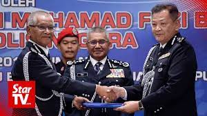 In this malay name, there is no family name. Outgoing Deputy Igp Noor Rashid Sheds Tears On His Last Day Thestartv Com