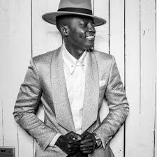 He is a singer and songwriter. U6o Mcybirvqom