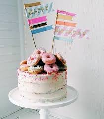 Torte Zum 18 Geburtstag Geburtstagstorten Torte Mit Berliner Tortendeko Geburtstagstorte Runde Geburtstagskuchen Kuchen Ideen Geburtstagstorte