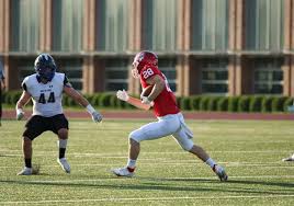 Football Takes Down Elmhurst, 27-7, in CCIW Action