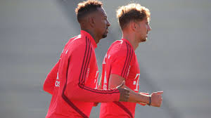 Leon goretzka of fc bayern muenchen in action during training at de cuando leon goretzka tocó un día a la puerta de su vecina ixchel ambroso por un pequeño problema futebol de messi. Leon Goretzka Boateng Involved In Bayern Munich Training Ground Fight