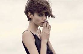 Bouncy curls that drape casually over the sides are a great way to rock the look. 25 Short Wavy Pixie Hairstyles Pixie Cut Haircut For 2019