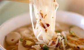 Resep Praktis Dan Cara Membuat Kwetiau Siram Kuah Yang Sederhana Namun Lezat Dan Nikmat Food Delicious Soup Delicious Soup Recipes