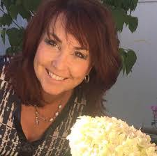 Shirley Caputo's Instagram, Twitter & Facebook