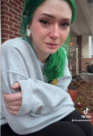 Hannah Gumm's Instagram, Twitter & Facebook