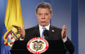 Santos tuvo un gran reconocimiento como líder político y en junio de 2006, fue nombrado ministro de defensa por el presidente uribe, de vital importancia en el gobierno de la. La Popularidad De Santos Llega A Sus Niveles Mas Bajos Colombia El Pais