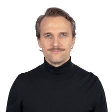 John Seratt's Instagram, Twitter & Facebook