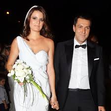 Wiki 🔗 lyrics 🔗 ηλιασ βρεττοσ. O Gamos Toy Sxediasth Brettoy Brettakoy Missbloom Gr