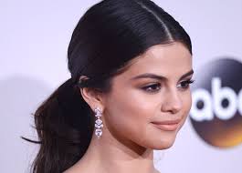 Breaking hair news: Selena Gomez just debuted a seriously short (and cute!)  new look