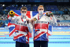 Swimmer tom dean has won gold in the men's 200m freestyle at the tokyo olympics, with fellow briton duncan scott taking a very close silver. Mzjlciosopbgfm