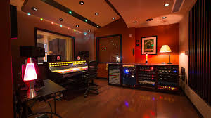 Atlanta recording studio founded in 1997 rextrax is one of the longest running recording studios in atlanta and has a history of happy clients in the southeast. 4 Celebrity Recording Studios Luno Luno
