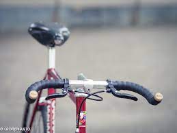 sie fliegt wieder die concorde pfeilschnelles singlespeed mit bullhorn lenker basieren fixie fahrrad fahrrad fahren fahrradlenker