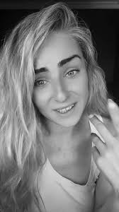 Cuenta la leyenda y no hablo de leyendas #LeyendaDeLaLocura #ElAmorEsCiego  #CuentosConAlma #ReflexionesDeVida #EmocionesHumanas #HistoriasQueConmueven  #NarrativaConSentido #CuentosParaElAlma ...