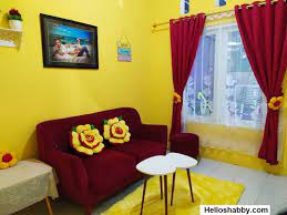 Biru sebagai pembawa perasaan tenang, sementara kuning efektif menghidupkan suasana ruang tamu. 6 Desain Ruang Tamu Warna Kuning Cantik Nan Ceria Di Interior Rumah Minimalis Helloshabby Com Interior And Exterior Solutions