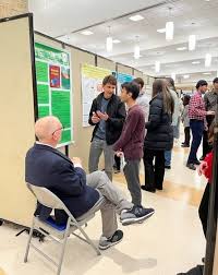 Darío Méndez, our amazing student aide, did a great job with his @hofstrau  #UndergraduateResearch Day presentation yesterday! We are so proud of him!  Congrats to both Darío and Dr. David Woolwine on