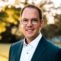 Samuel Kern's Instagram, Twitter & Facebook