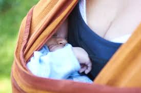 Kain ayunan pun terbuat dari bahan yang kuat, namun tetap ramah anak. Hindari Kebiasaan Ini Saat Mengayun Bayi Di Bawah 1 Tahun Bukareview