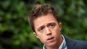 Elecciones Generales Más País promete una ayuda universal anual de 1.200  euros por hijo: Más País promete una ayuda universal anual de 1.200 euros  por hijo