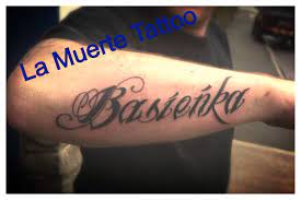 Husband Has Wife S Name Tattooed On Arm Wife Name Tattoo Name Tattoos On Arm Tattoo On Arm