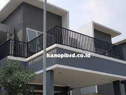 Rumah minimalis seperti apa sih yang bagus? Balkon Rumah Minimalis Bsd Tangerang Kanopi Bsd